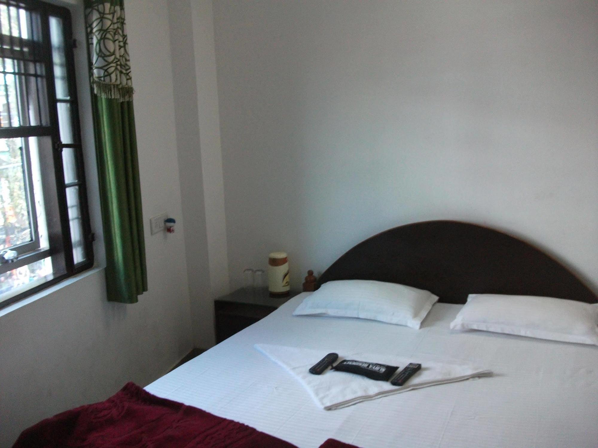 Surya Residency Paying Guest House Varanasi Exterior photo